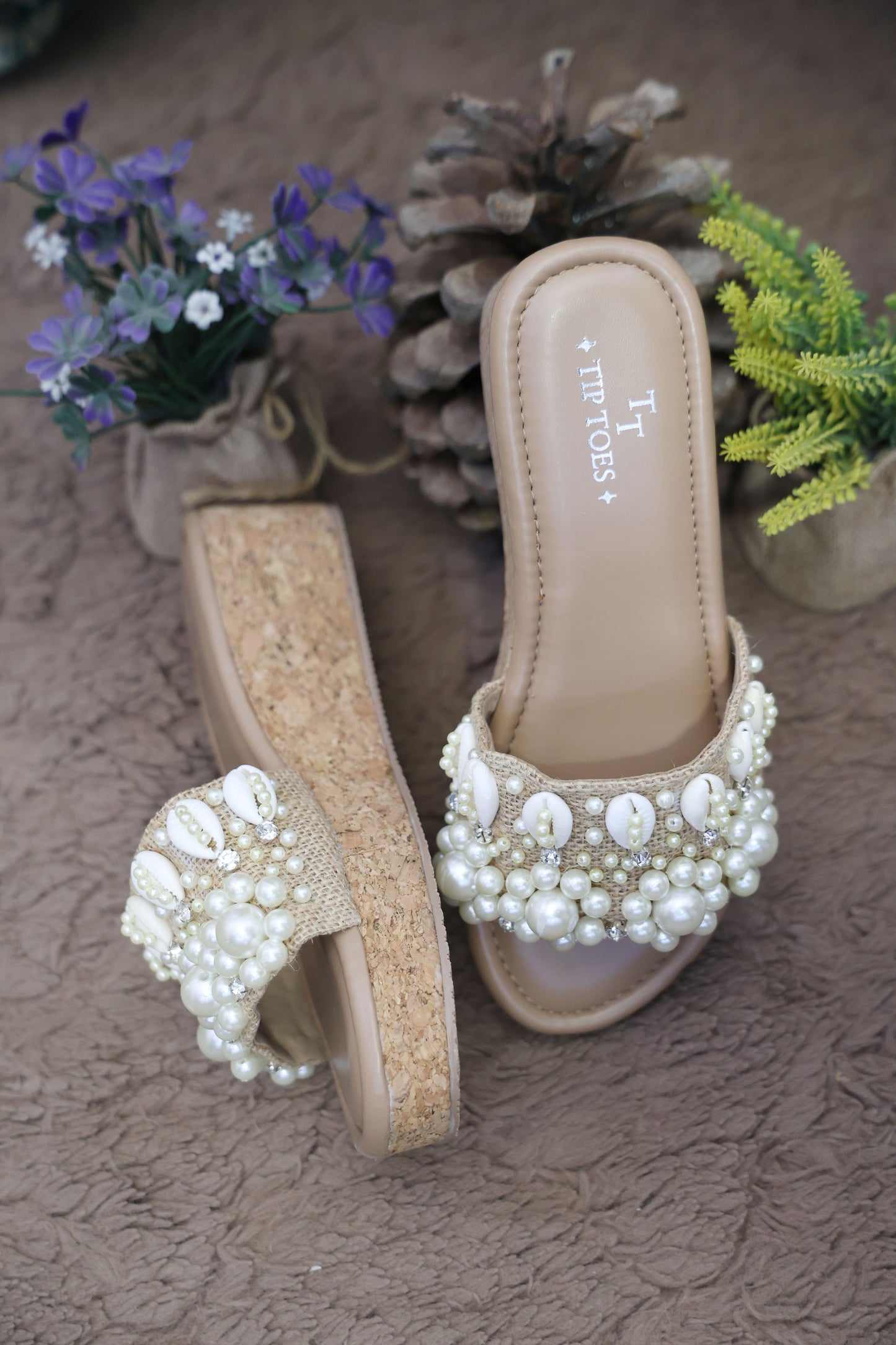 Seashell all Over Wedges TT87