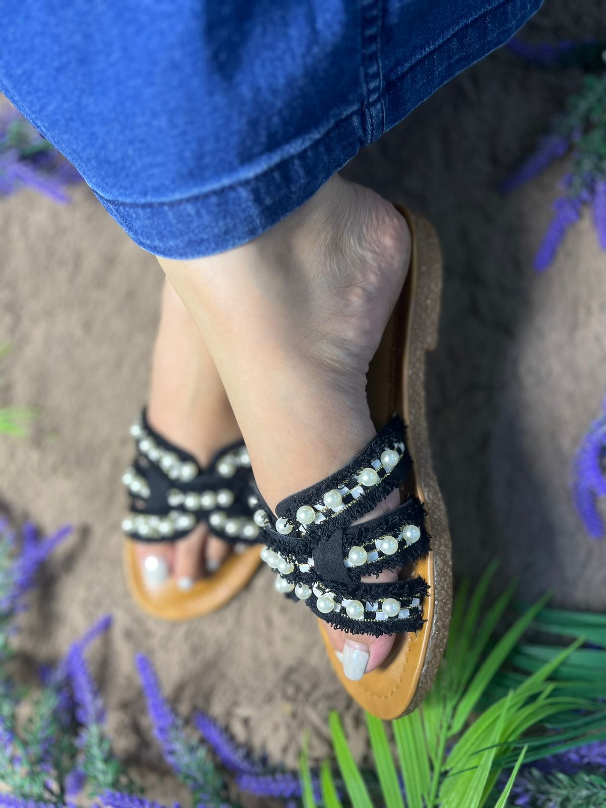 Black Thread Pearl Dr Sole TT158