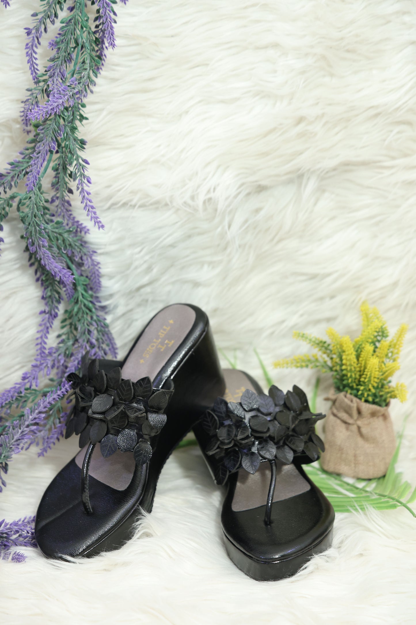 Black Leaf Wedges TT98