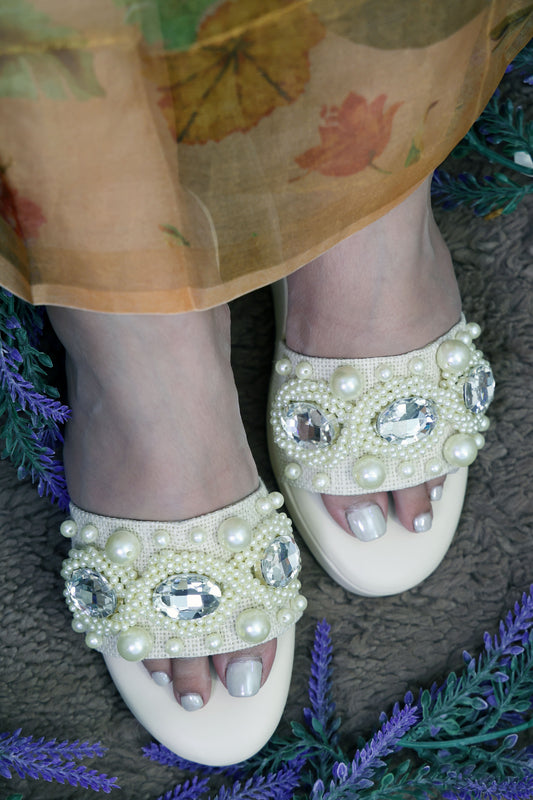 White Round Pearl & Stone Wedges TT118