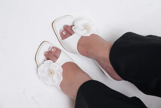 Elegant Floral White Blossom Heel TT147