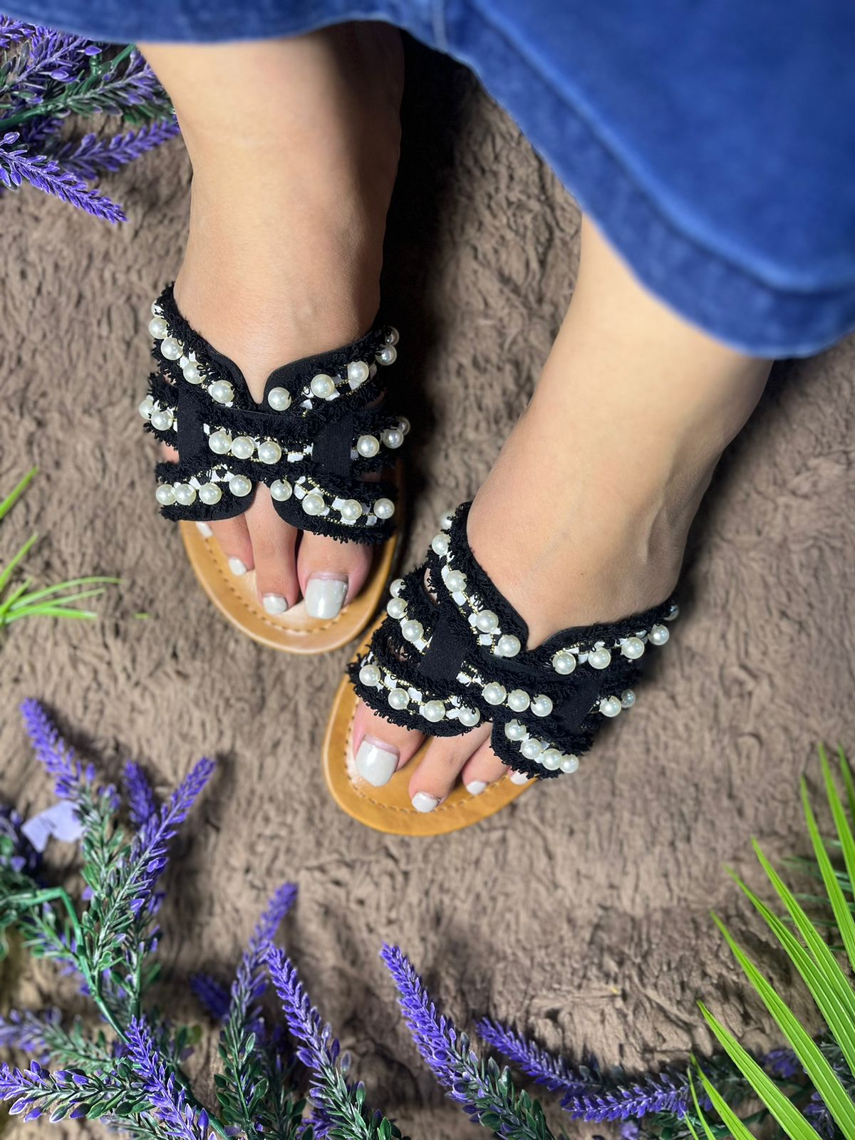 Black Thread Pearl Dr Sole TT158