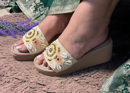 Elegant White Wedges TT163