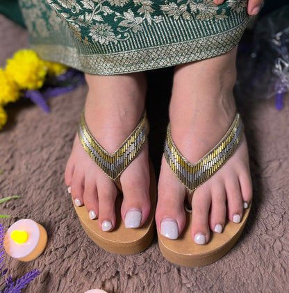 Golden silver V-shape Wedges TT156